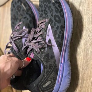 Leopard black and gray w purple brooks tennis shoes 8.5